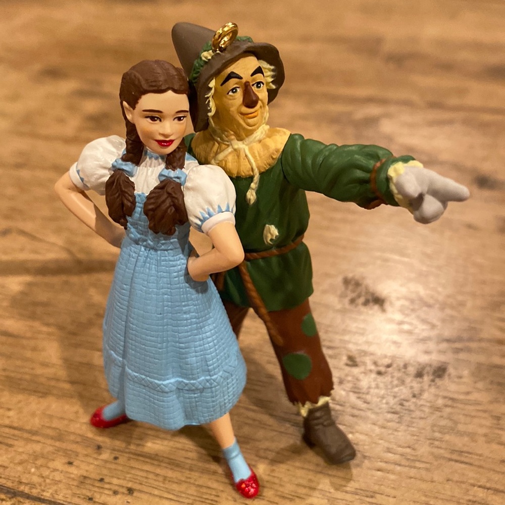 Hallmark Keepsake Ornament Wizard of Oz Dorothy and the Scarecrow 2002